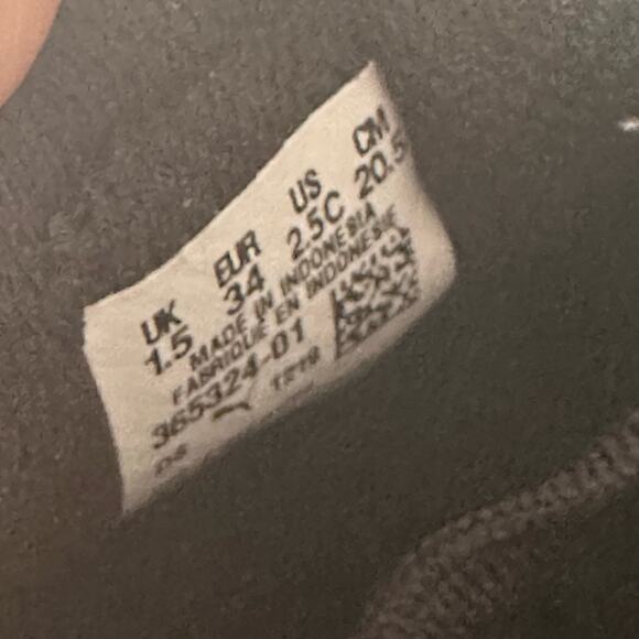 Puma All Black Solid Smash V2 Low Top Lace Up Trainer Sneakers Kids 2.5 - Picture 9 of 10